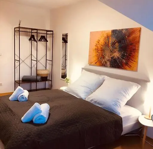 Servus Stadt Blick Apartamento *